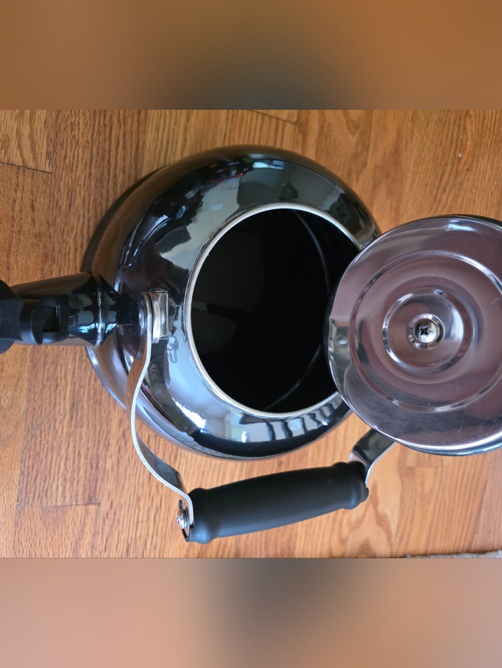 Le Creuset 1.7 Qt Whistling Tea Kettle EUC - Picture 5 of 8